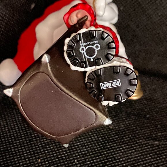 POPMART Skull Panda - Picture 4 of 4